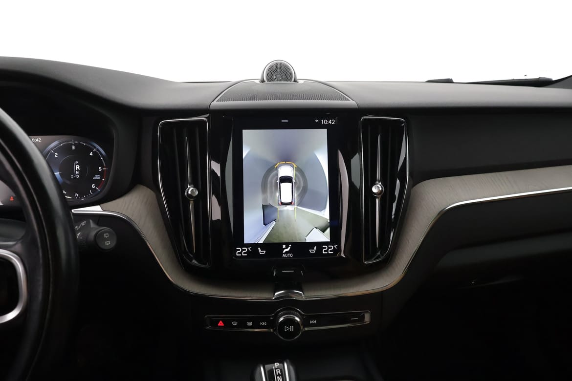 Volvo XC60 2018 - miniatyr 16