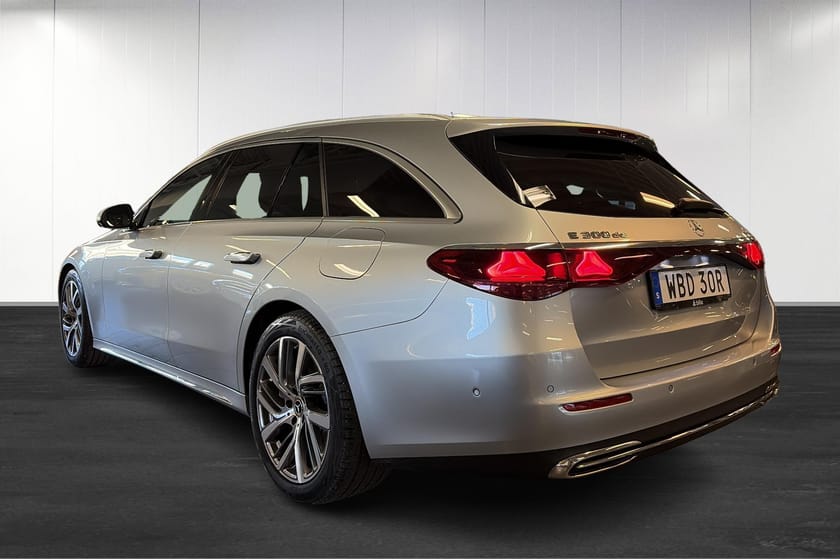 Bild 4 av Mercedes-Benz E 300 d e 4MATIC T Moms/Exclusive Line/Burmester/HUD