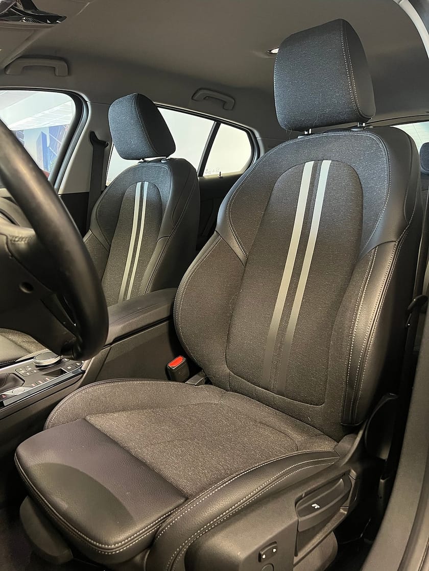 Bild 4 av BMW 118i 4,95% ränta Sportline, PDC, Nav, Sportstolar