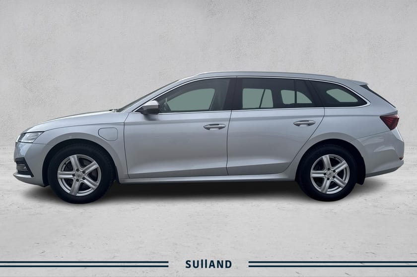 Bilde 2 av Škoda Octavia Combi iV PHEV/258HK/Style/Ryggekamera/Cruise/El.sete m/minne