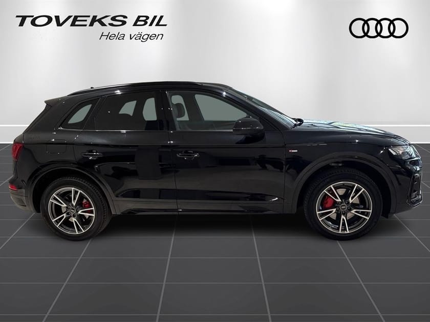Bild 2 av Audi Q5 40 TDI quattro QUATTRO, 2.0 / S-line/ Svart Optik