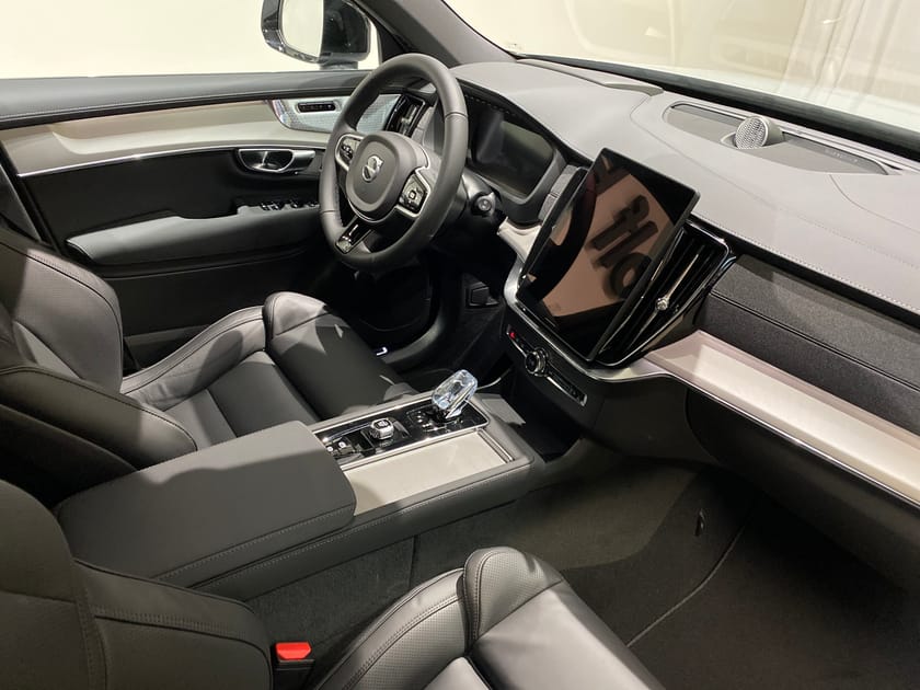 Bild 2 av Volvo XC90 T8 Ultra Black Edition KAMPANJ B&W Luftfjädring