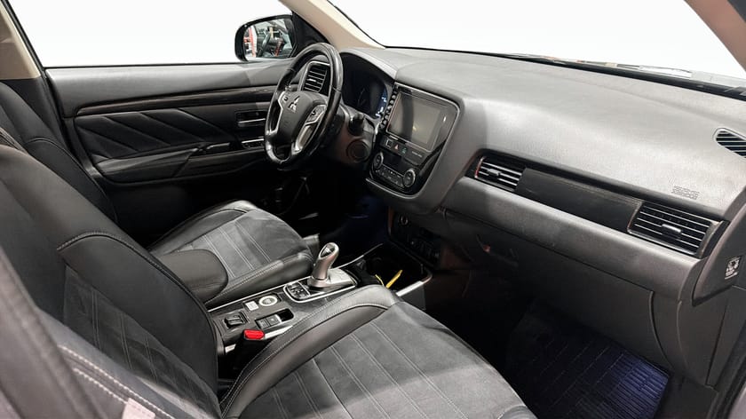 Bild 3 av Mitsubishi Outlander PHEV CVT, 203hk Fleet Edition