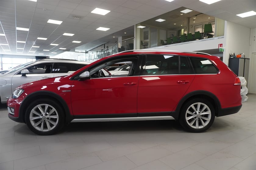 Bild 3 av Volkswagen Golf Alltrack 2.0 TDI Dpf Bmt 4Motion DSG Sekventiell Backkamera
