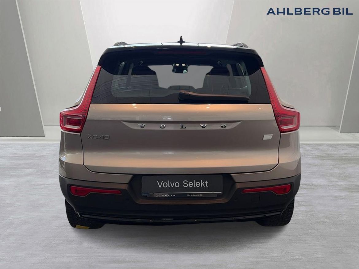 Volvo XC40 2024 - miniatyr 2