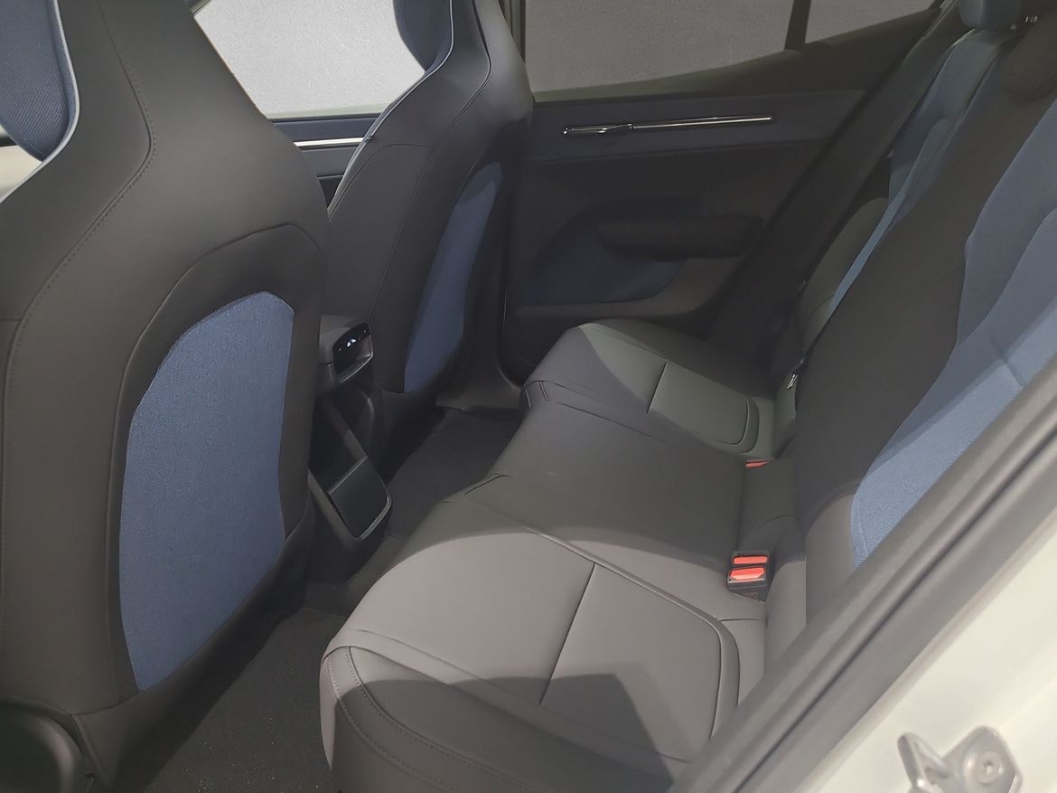 Bild 4 av 6 på bilen