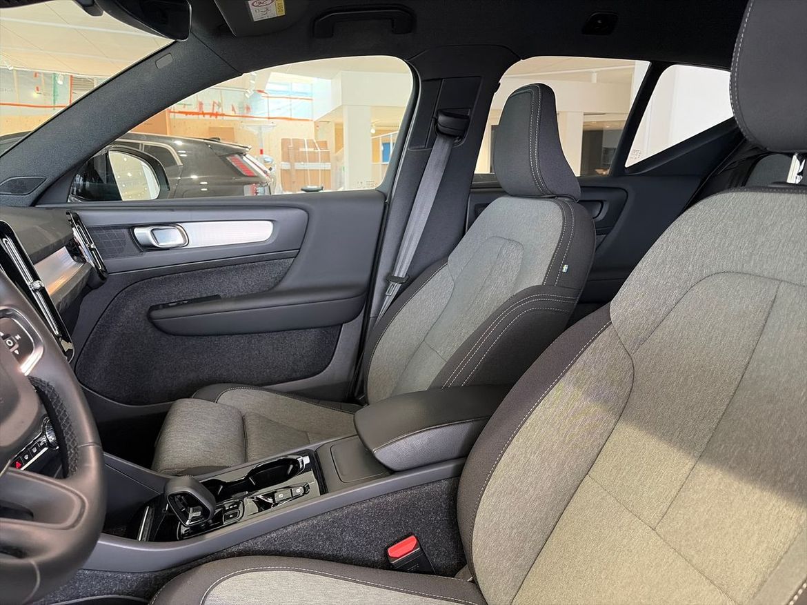 Volvo XC40 2025 - miniatyr 10