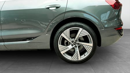Audi Q8 Sportback 55 e-tron quattro S line 408hk