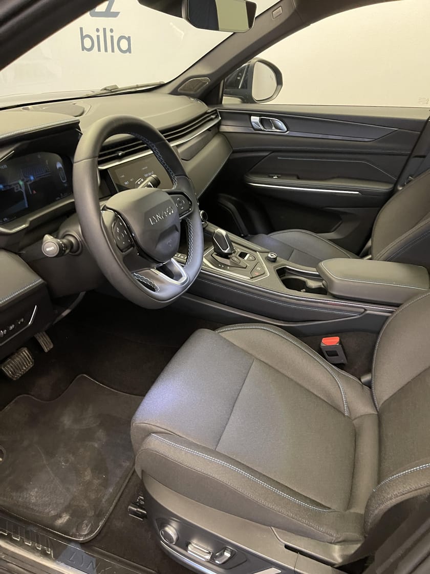 Bild 4 av Lynk & Co 01 PHEV HEV / Panoramaglastak / Navigation /