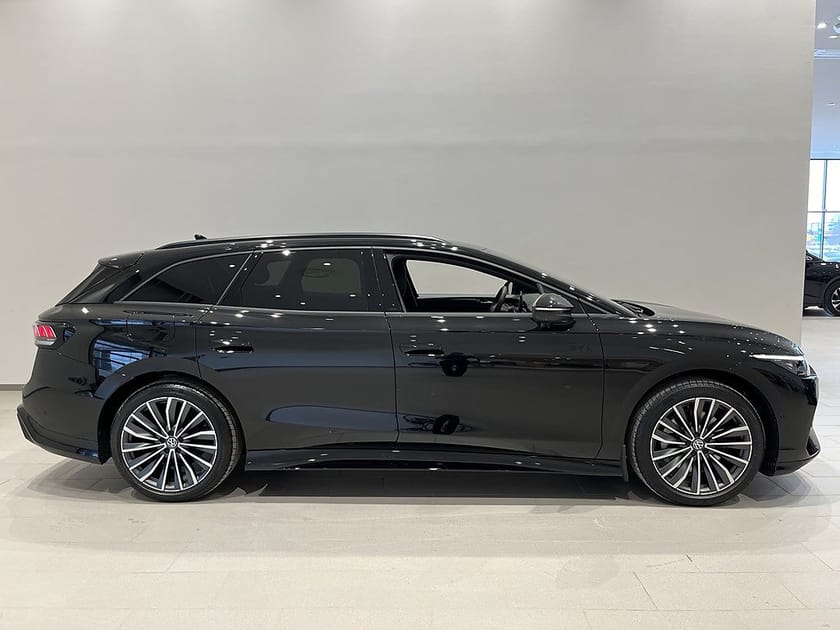 Bild 3 av Volkswagen ID.7 GTX Tourer | Lagerbil | Drag | Massage | 360 kamera | 4m