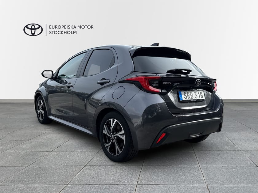 Bild 2 av Toyota Yaris Hybrid 115 1,5 ACTIVE PLUS SÄKERHETSPKT - V-HJUL