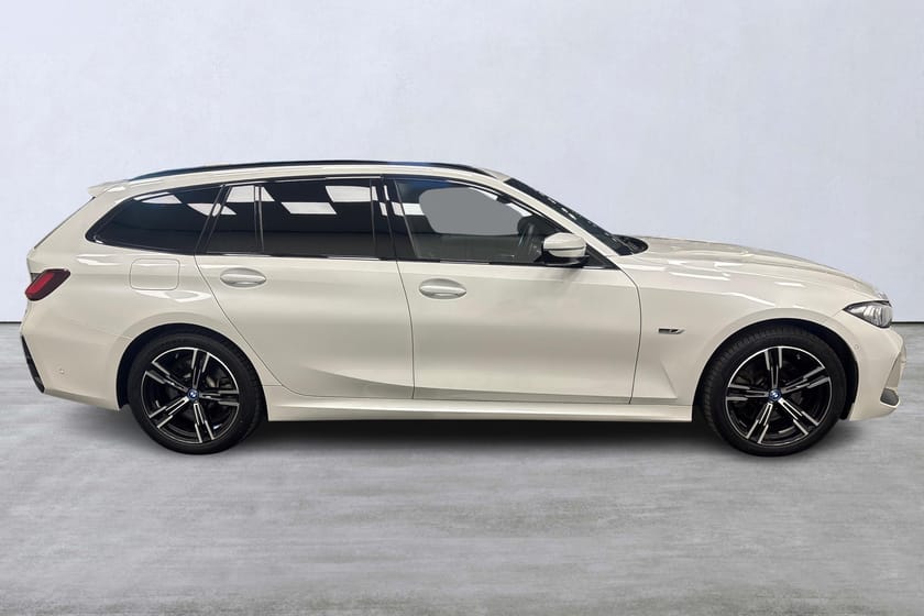 Bild 3 av BMW 330e xDrive Touring M-Sport