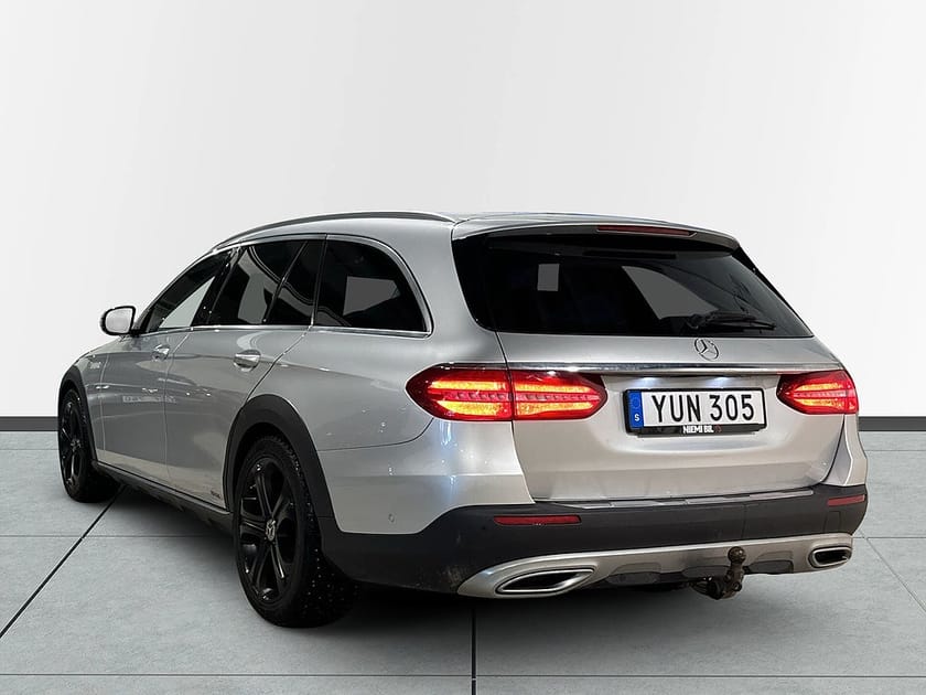 Bild 5 av Mercedes-Benz E 220 d 4MATIC All-Terrain 4M Pano Drag Dvärm Burmester 360° SoV