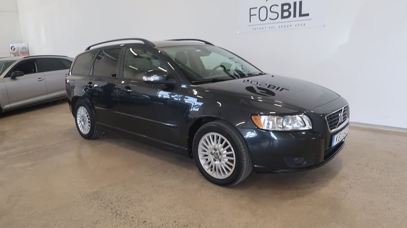 Bild 1 av Volvo V50 *Kampanj 2000kr CirkelK* 2.0F Momentum Drag Nyservad
