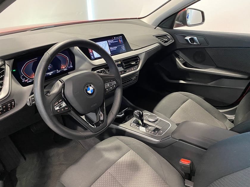 Bild 4 av BMW 118i 118 4,95% ränta Farthållare med bromsfunktion