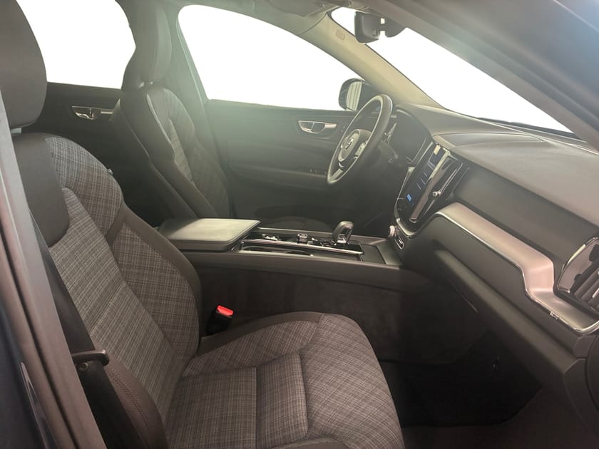 Bild 4 av Volvo XC60 Recharge T6 II Core Edition | Drag | 360° | 19" |
