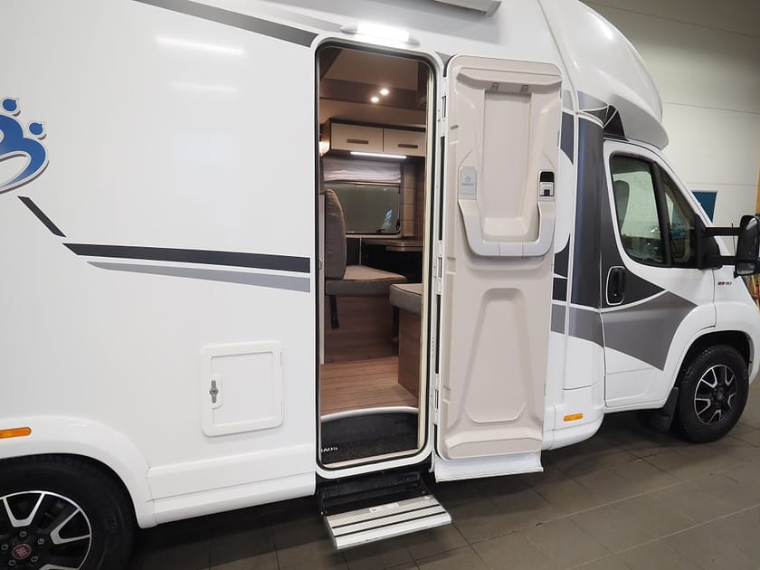 Bild 5 av Knaus Campervan Fiat Live Wave 700 MEG Dragkrok AC Solcell Aut