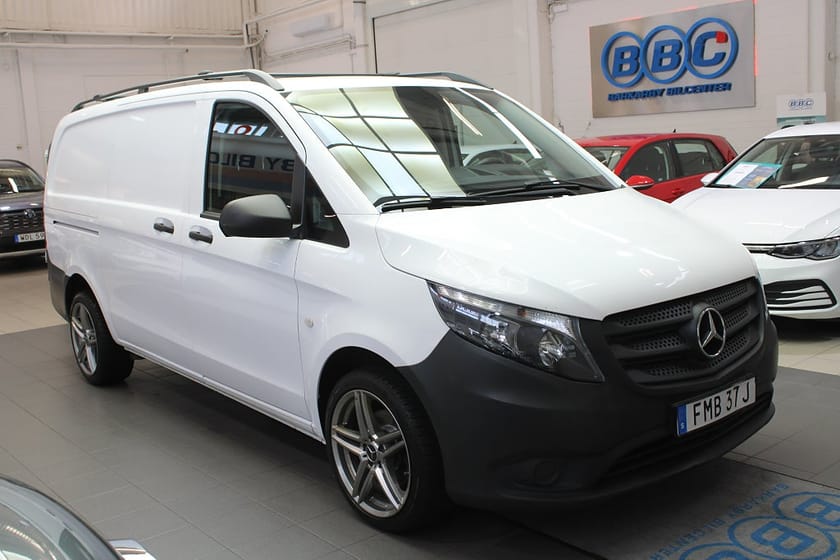 Bild 3 av Mercedes-Benz Vito 110 CDI 2.8t Euro 6 Navi/Skinn/Drag/Moms