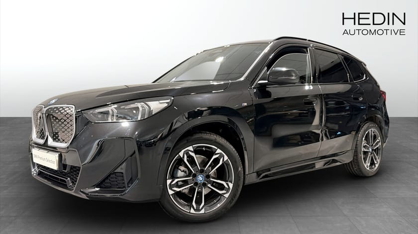 Bild 1 av BMW iX1 eDrive20 M-Sport Adaptiv Farth Komfortöppning Drag