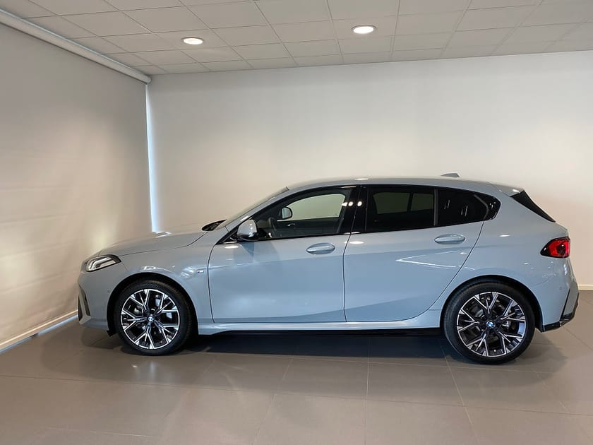 Bild 2 av BMW 120 4,95% ränta M-Sport Paket Adaptiv Farthållare Rattvärme