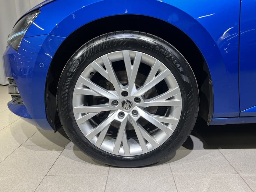Bild 5 av Škoda Superb Kombi STYLE 2,0 TDI 190HK DSG 4X4 Business Edition
