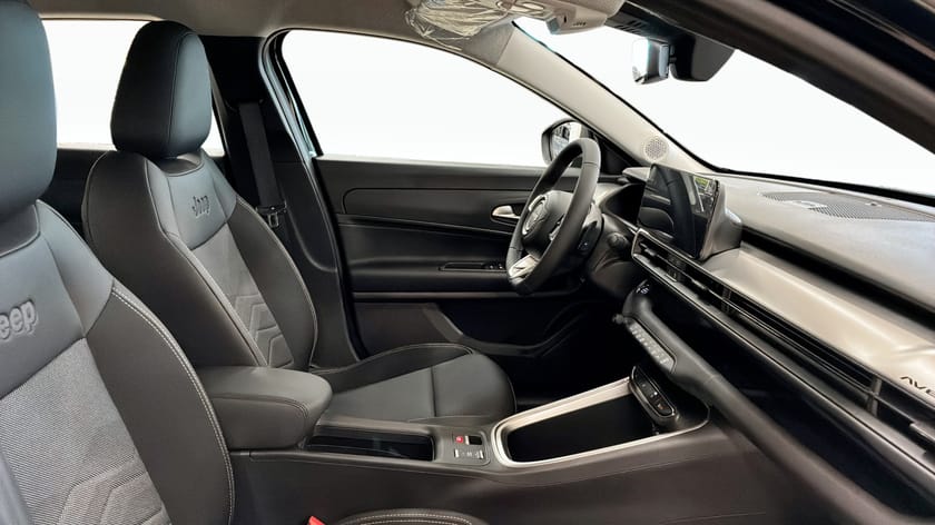 Bild 3 av Jeep Avenger e-Hybrid ALTITUDE MHEV FWD FRIA VINTERHJUL*