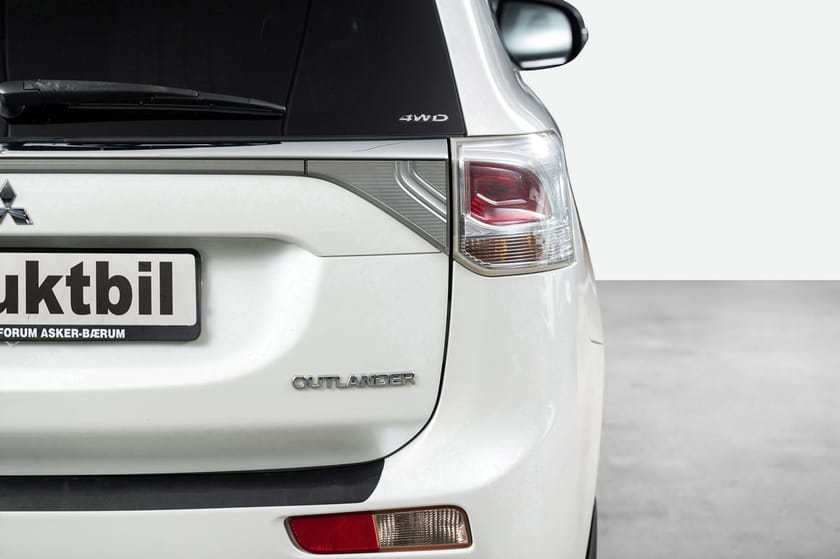 Bilde 4 av Mitsubishi Outlander 4x4 manuell/Skiboks/LEDbar/Kufanger/Rep. objekt/delebil