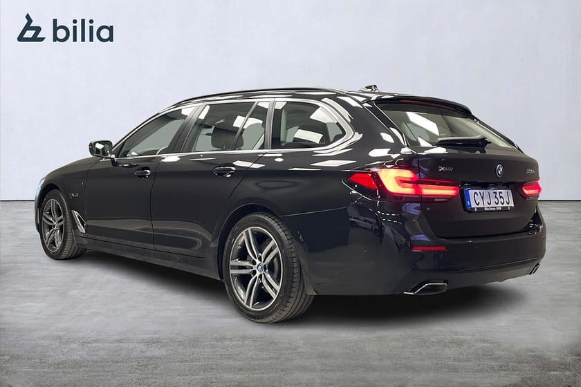 Bild 4 av BMW 530e xDrive Touring ,Panorama, Sportstol, Dragkrok, Hi-Fi