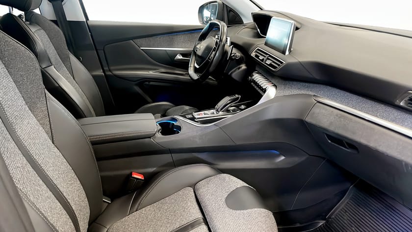 Bild 3 av Peugeot 3008 Bluetooth Backkamera Farthållare Keyless-start Sätesvärme