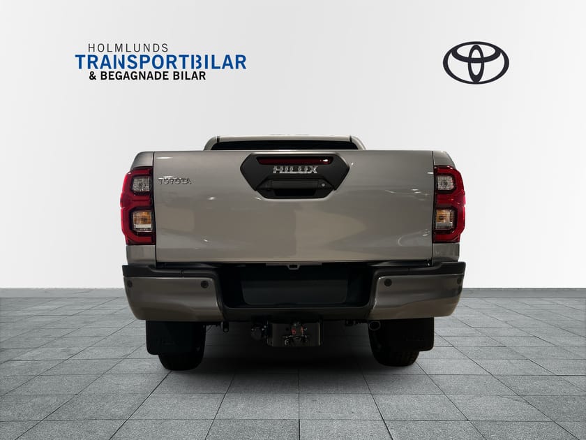 Bild 4 av Toyota Hilux Dubbelhytt D-CAB 2,8 D-4D MHEV AUT6 4WD INVINCIBLE