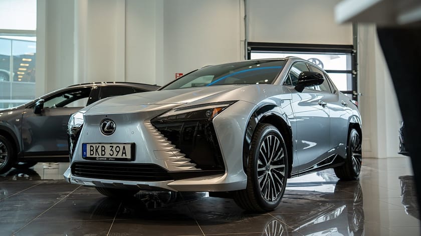 Bild 1 av Lexus RZ 500e Luxury Dragkrok / Vinterhjul / Serviceavtal