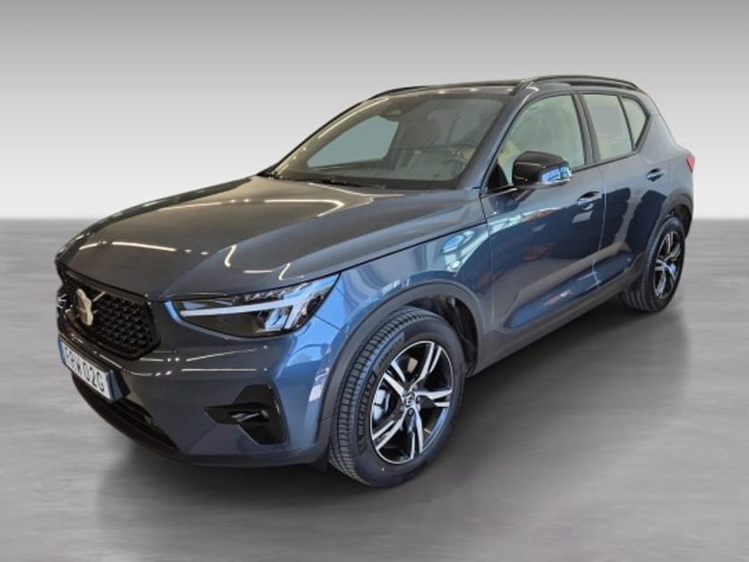 Bild 2 av Volvo XC40 B4 FWD Bensin Plus Dark