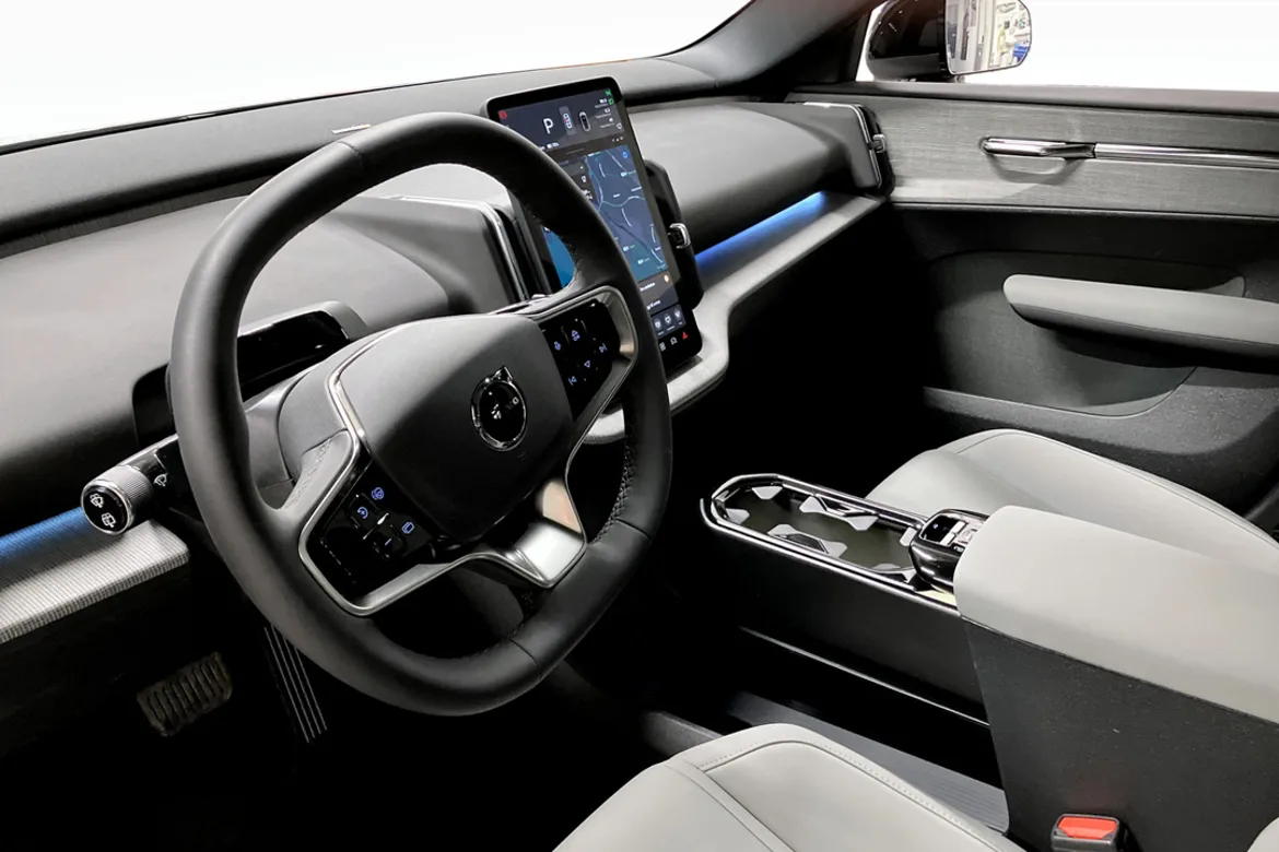 Volvo EX30 Cross Country Twin Motor Performance