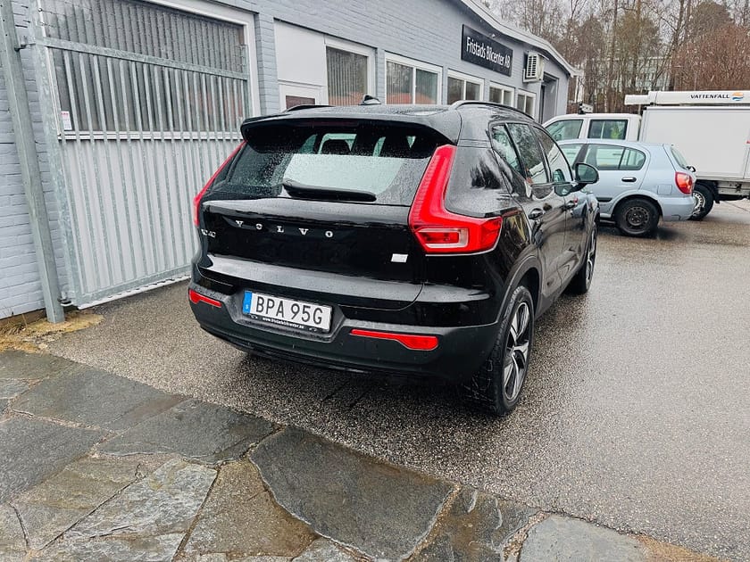 Bild 3 av Volvo XC40 T4 RECHARGE 211HK DCT R-DESIGN / PILOT / NAVI / VÄRMARE