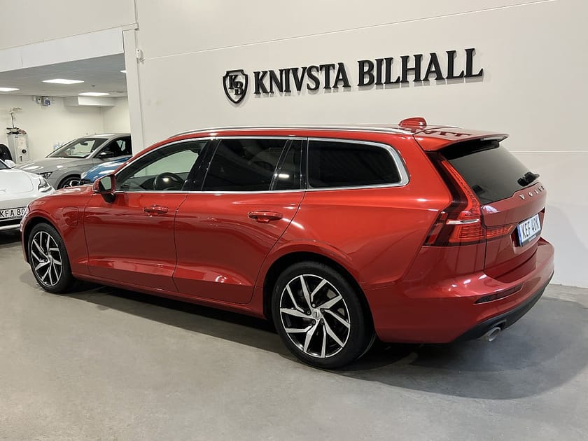Bild 2 av Volvo V60 Recharge T6 AWD Advanced Edition Moms Värmare 340hk