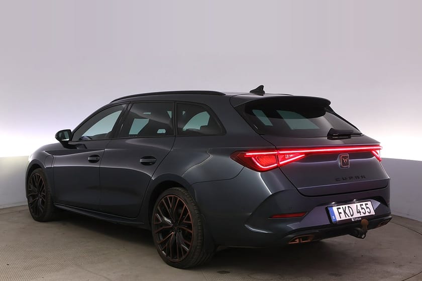 Bild 4 av CUPRA Leon Sportstourer e-Hybrid Drag Kamera AdapFart