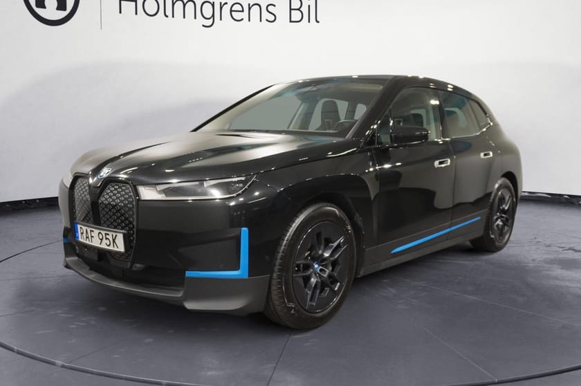 Bild 1 av BMW iX xDrive50 Navi Backkamera Driving Assistant Helljusass