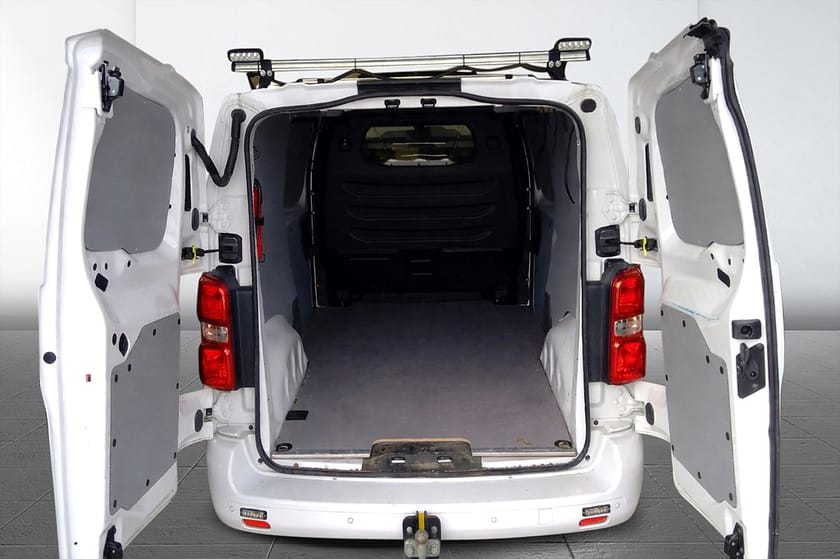 Bild 5 av Peugeot e-Expert 75 kWh L2H1 2xSidodörr Drag Takräcke 3-sits Navi