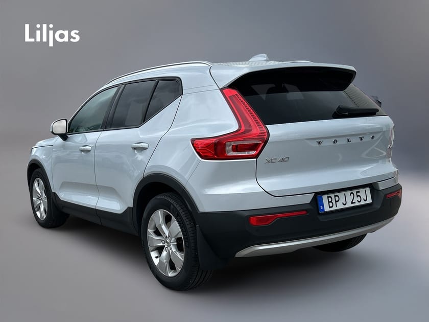 Bild 3 av Volvo XC40 B4 FWD Bensin Momentum Advanced SE