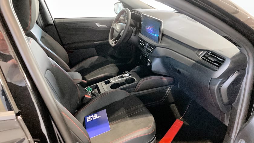 Bild 3 av Ford Kuga Plug-In Hybrid ST-Line X 243Hk Black Edt Demobil Uppsala