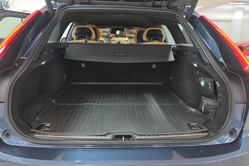 Bild 4 av Volvo V90 D4 AWD Inscription/BLIS/Sensorer/Kamera/Navi