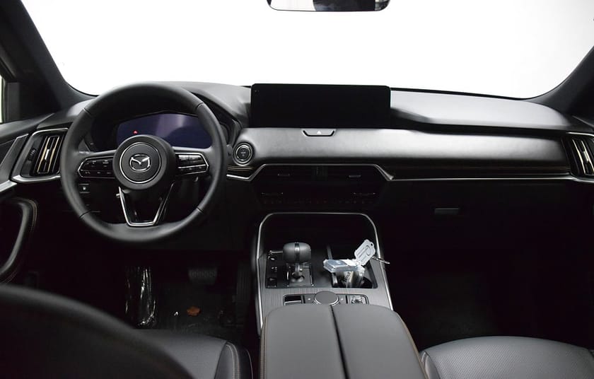 Bild 2 av Mazda CX-80 PHEV Homura / Panoramaglastak/Ventilerade Kaptensstolar