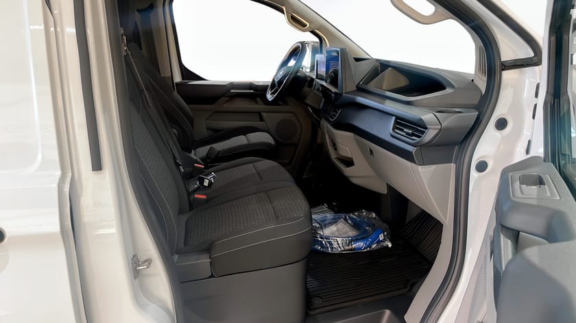 Bild 3 av Ford E-Transit Custom 320 E-CUSTOM TREND SKÅP 320S 136 A RWD