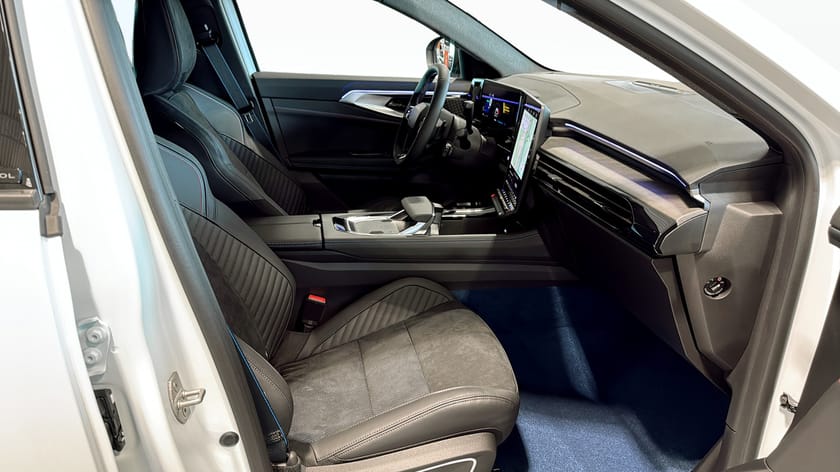 Bild 3 av Renault Rafale E-Tech 4x4 ESPRIT ALPINE EDITION 300 PHEV *DEMOBIL*