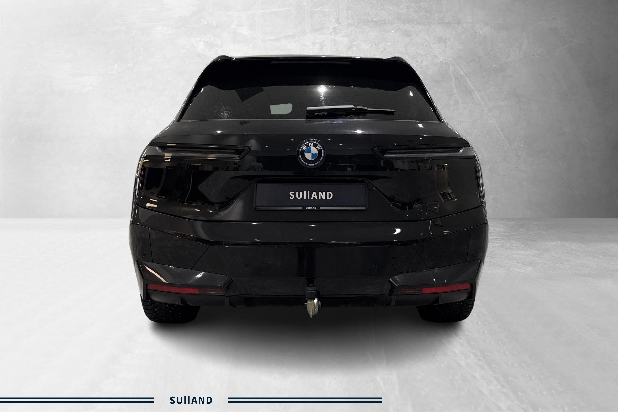 Thumnail bilde 3 av BMW iX xDrive40