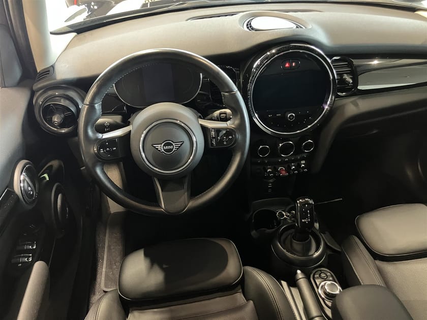 Bild 2 av MINI Cooper 5dr Experience Navi Keyless Kamera LED Sportstolar Connected