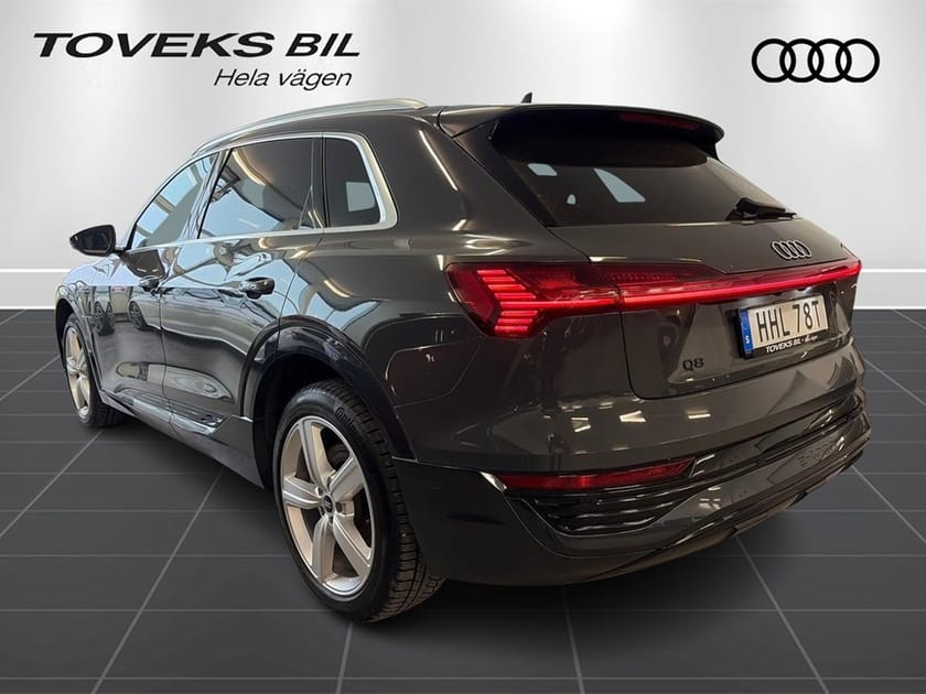 Bild 3 av Audi Q8 50 e-tron quattro 250,00 KW 250