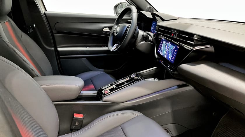 Bild 3 av Alfa Romeo Junior Ibrida SPECIALE 136HP TECNICA *AVB. 0% RÄNTA+FRIA VINTERHJUL