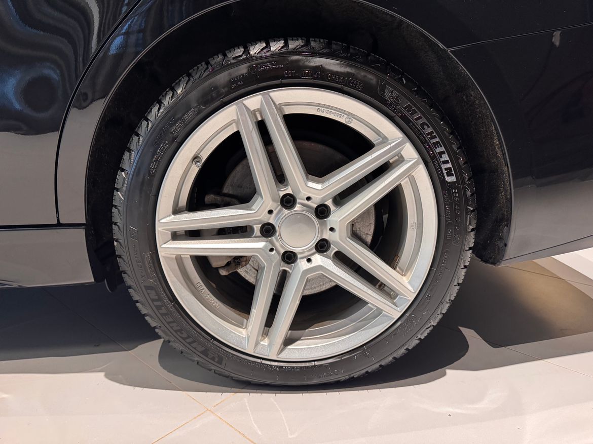 Mercedes-Benz C-Klass 2024 - miniatyr 12