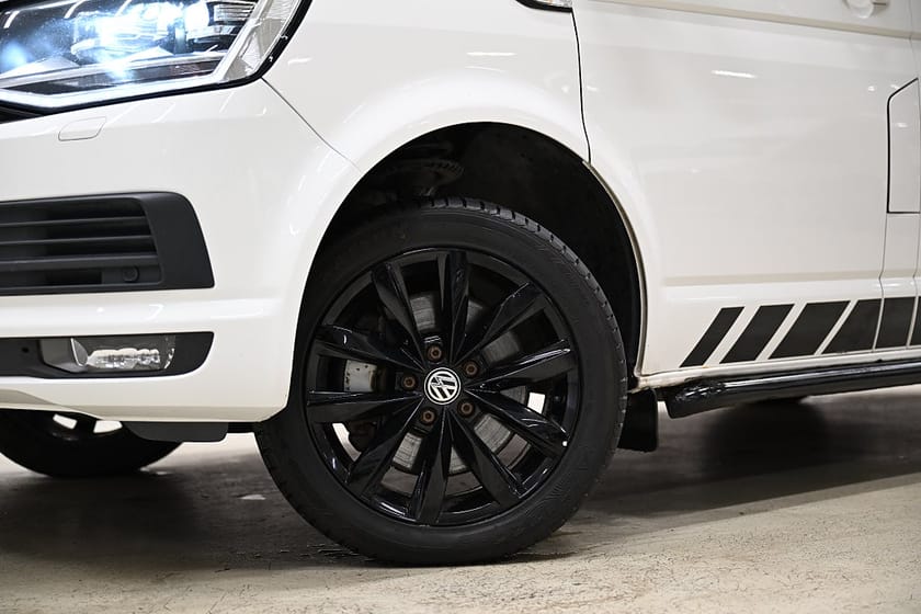 Bild 4 av Volkswagen Transporter DSG 204HK R-Edtion|LED|Nedlackad|Elbaklucka|Läder|SeUtr
